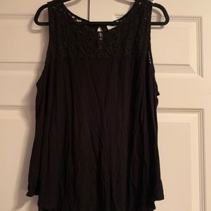 Sleeveless blouse with lace detail